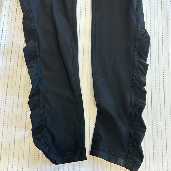 Ivivva - Lululemon -  Leggings. Size 14 - Picture 2 of 6